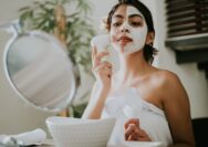 10 Produk Kecantikan yang Cocok untuk Merawat Kulit Tua