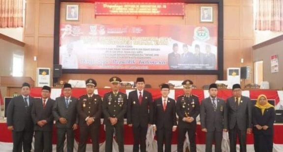 Diusulkan Diberhentikan dari Jabatannya, Plt Bupati Kaffah Malah Berikan Tanggapan Ini! Bikin Lega
