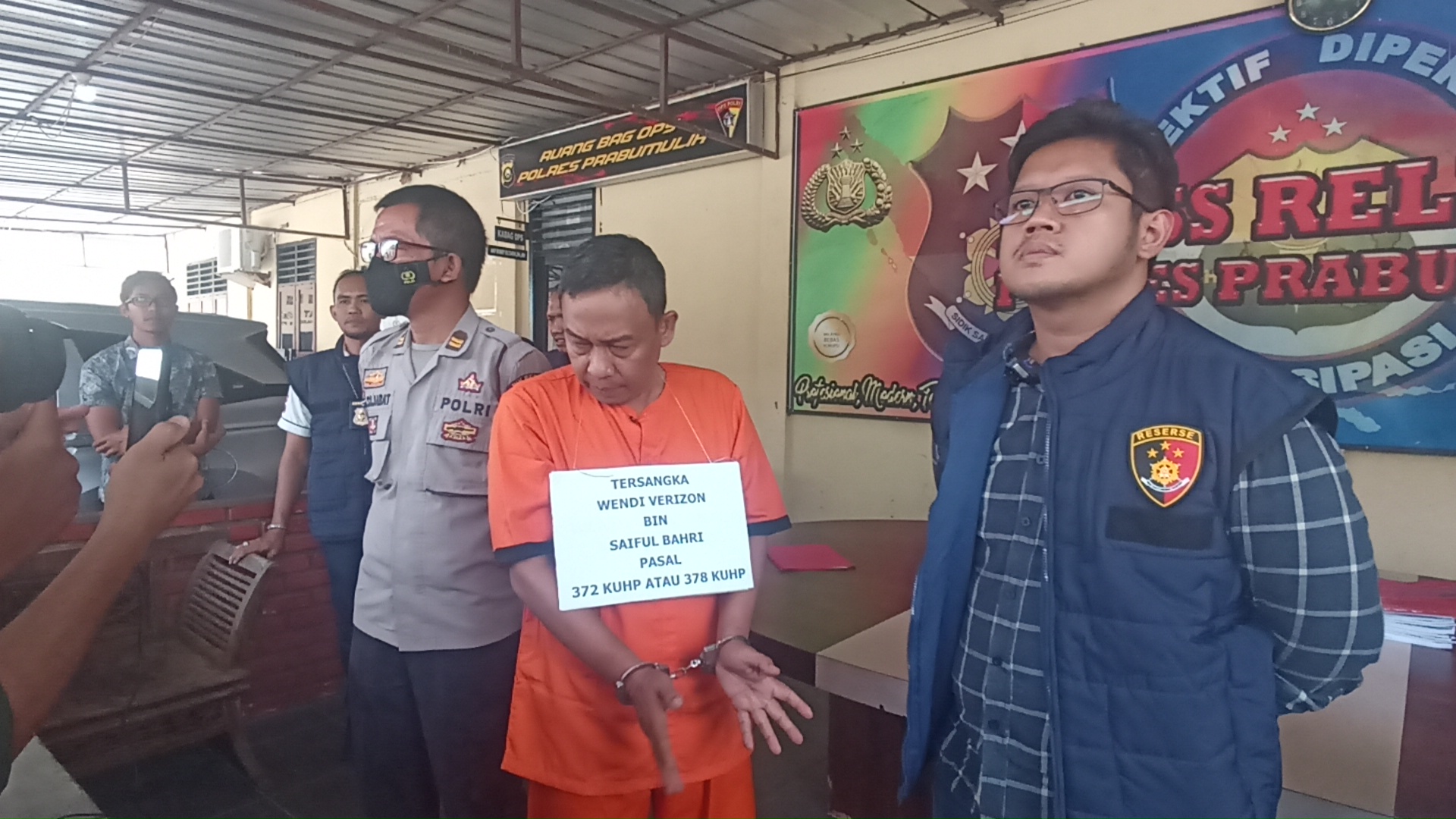 Saat Digerebek Tim Tipikor Polres Prabumulih, Wendi Verizone Bersama Wanita Inisial “RN”