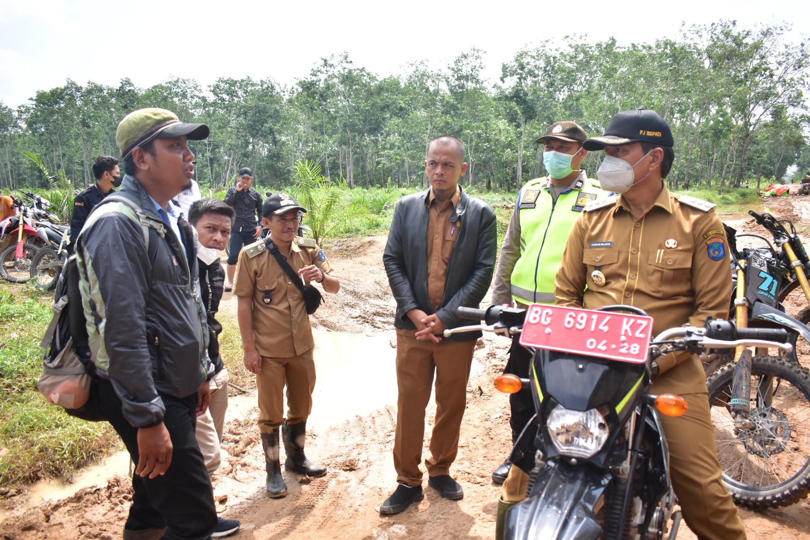 Kendarai Motor Tril, Pj Bupati OKI Pantau Distribusi Logistik Pemilu di Wilayah Perairan 