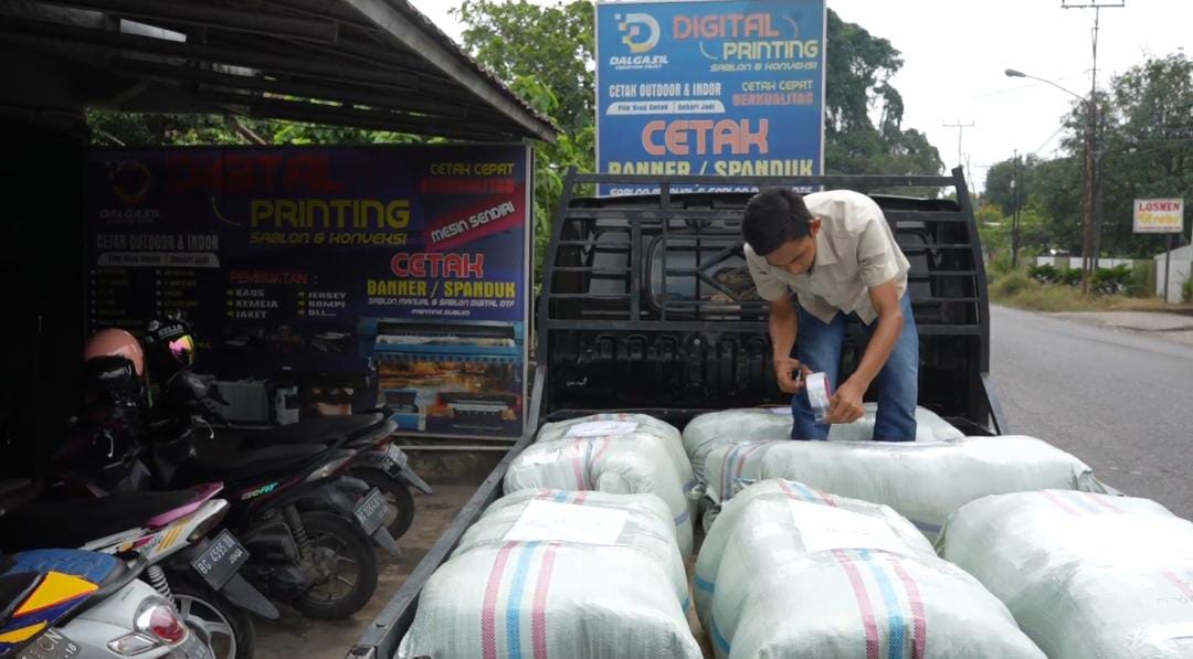 Dibina PTBA, Usaha Percetakan dan Konveksi Asal Desa Lingga Tembus Pasar Nasional, Raup Miliaran Per Tahun 