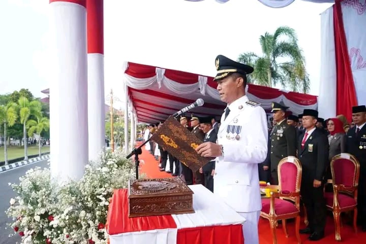 Pj Wali Kota Prabumulih Elman Pimpin Upacara Pengibaran Bendera Merah Putih Peringatan HUT RI ke-79 