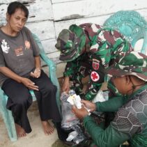Satgas TMMD 127 Kodim 1417/Kendari Jemput Bola, Berikan Layanan Kesehatan Door-to-Door di Petoaha