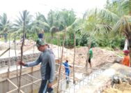 Satgas TMMD 127 Kendari Bersama Warga Siapkan Pengecoran Jembatan di Sambuli