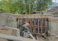 Satgas TMMD 127 Kendari Percepat Pengerjaan Jembatan di Sambuli