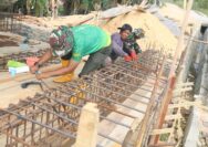 Satgas TMMD 127 Kodim Kendari Mulai Rakit Besi Jembatan di Anggoeya