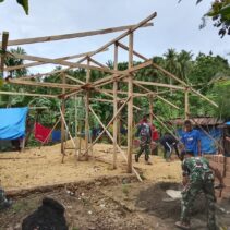 Menatap Masa Depan: Tegaknya Rangka Rumah RTLH TMMD Kendari Jadi Simbol Harapan Baru Warga  ​