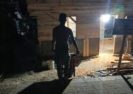 Malam Tanpa Batas, Pengabdian Tanpa Henti: Satgas TMMD 127 Kejar Target RTLH