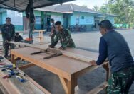 Tahapan Pembangunan RTLH Berlanjut, Satgas TMMD ke-128 Fokus Pengerjaan Kusen