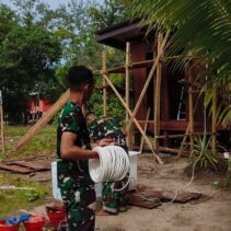 Hari Ketiga, Instalasi Listrik Tiga Sasaran MCK Umum Terus Dikerjakan
