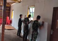 Pembangunan Gereja Santo Klemenst Berlanjut, Satgas TMMD Kerjakan Dinding Bagian Dalam