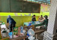 Anggota Satgas TMMD Ramaikan UMKM