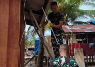 Satgas TMMD Pasang Instalasi Listrik pada MCK Umum Demi Kenyamanan Warga Keakwa