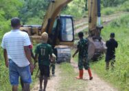 Efisiensi Waktu dan Tenaga, Alat Berat Dikerahkan untuk Pembukaan Jalan di Sumba Barat Daya