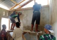 Progres Pesat, Satgas TMMD Ke-128 Kodim 1708/BN Mulai Pasang Rangka Plafon