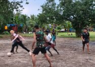 Hangatnya Kebersamaan Satgas TMMD dan Anak-Anak Kampung, Dari Main Sepak Bola hingga Voli
