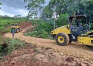 Alat Berat Beroperasi Maksimal, Satgas TMMD 128 Pacu Penyelesaian Jalan: Ditargetkan Layak Pakai Sebelum Penutupan