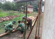 Kebersamaan TNI dan Warga Warnai Pembangunan Musholla TMMD Kodim 0402/OKI