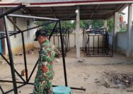 Ahli Las Kodim 0402/OKI Turun Tangan Langsung Pastikan Keamanan Struktur Dudukan Tandon