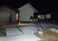 Kerja Tanpa Batas, Satgas TMMD Kodim 0402/OKI Lembur Pasang Interior Rumah