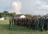 Tinggalkan Desa Cahaya Bumi, Personel Satgas TMMD Yon TP 949/DR Disambut Haru Warga