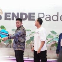 Buka Turnamen Padel Ende Vol. 1, Gubernur Herman Deru Tekankan Pentingnya Sportivitas dan Kebersamaan