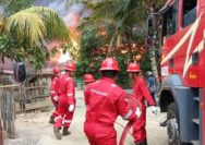 Tim Damkar PEP Zona 4 Sigap Bantu Padamkan Kebakaran Rumah Warga di Muara Enim dan Prabumulih