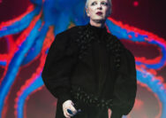 Membanggakan, Shirley Manson Vokalis Garbage Kenakan Label Fashion asal Indonesia saat Konser di Jakarta