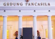 Pancasila di Persimpangan Jalan