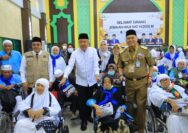 Sambut Kepulangan Kloter Pertama Haji Embarkasi Palembang, Wagub Cik Ujang Tekankan Pentingnya Menjaga Kemabruran Haji