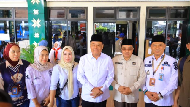 Wagub Cik Ujang Apresiasi Sinergi Petugas dalam Pemulangan Jamaah Haji Kloter II Debarkasi Palembang