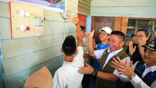 Herman Deru Pastikan Pelayanan Listrik Masyarakat Muba Lebih Baik melalui Peralihan Pelanggan PT MEP ke PLN